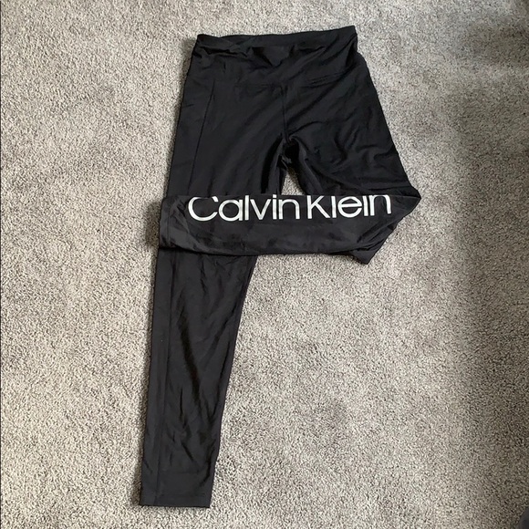 Calvin Klein Pants - New Calvin Klein performance legging with pocket